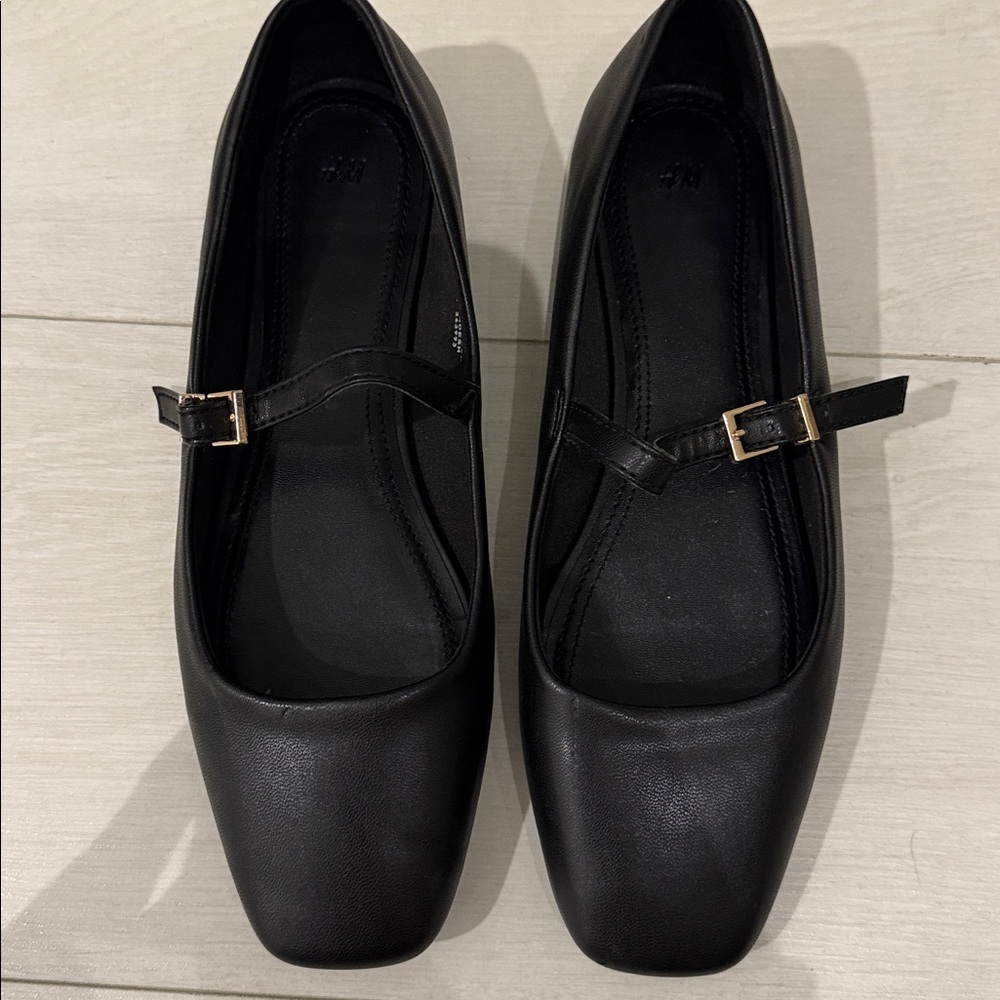 Ballet flats